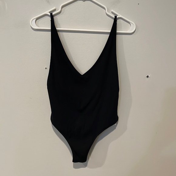 Topshop Black V-neck Ribbed Bodysuit in Sz 10 - Picture 1 of 11